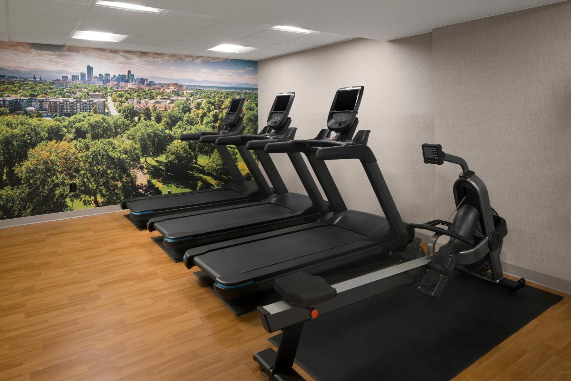 Hyatt Place Cherry Creek 3*